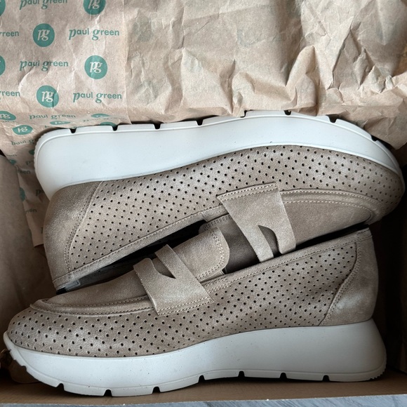 Paul Green ALEXA LOAFERBrand New. Color: Grain Soft SuedeWomen's